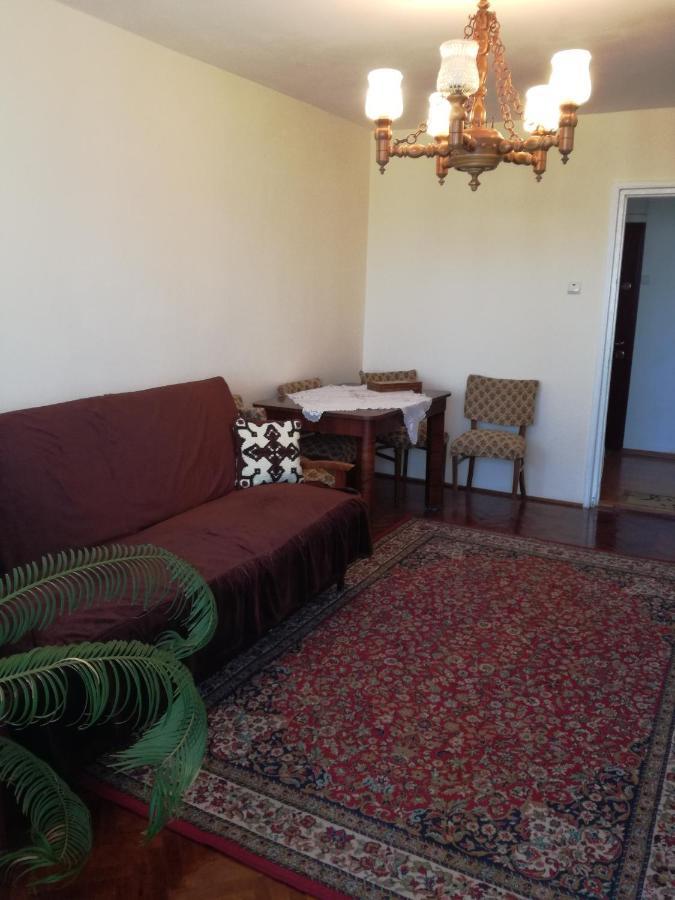 Sara Apartman Targu Mures Exterior photo